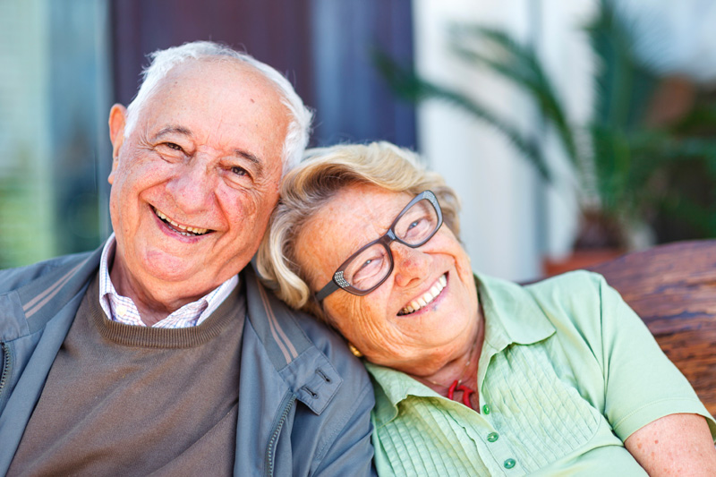 elderly-couple-laughing